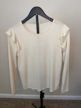 LOFT‎ Cream Ruffle Shoulder Long Sleeve Top, Size XS